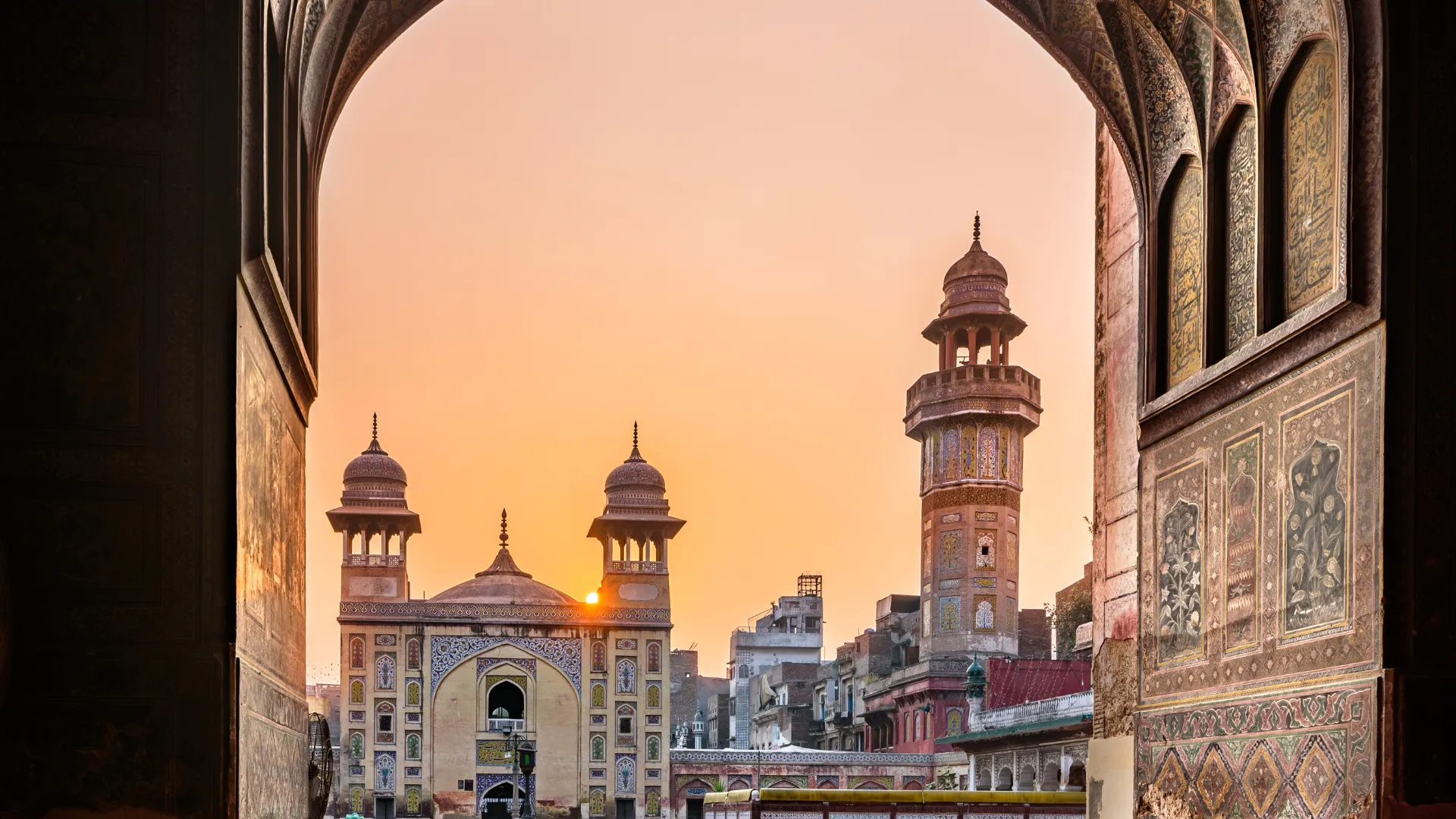 Lahore Travel Guide 2026: Fort, Mosque, Walled City & Itinerary